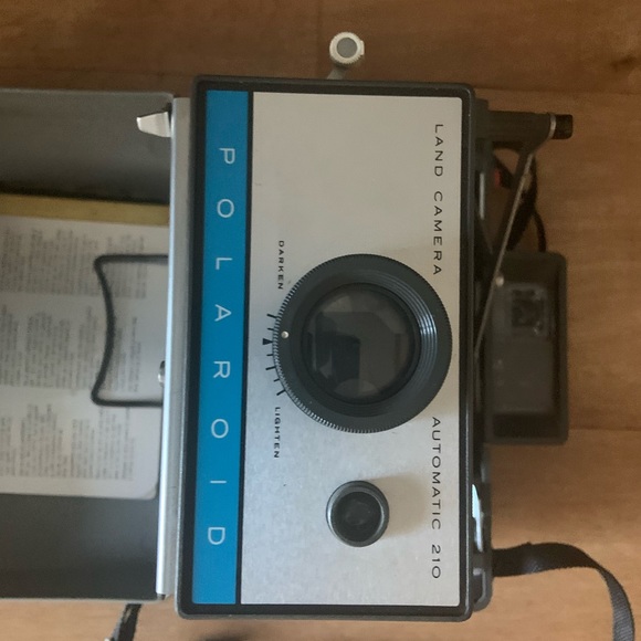 ๐ธ Vintage Polaroid 210 Land Camera + Flashgun 268 - Picture 8 of 10